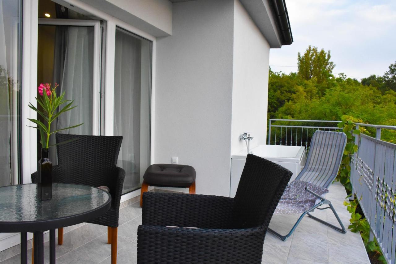 Apartma Med Oljkami - Portorož Exterior foto